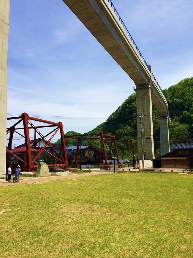 （公園より眺めた新余部橋梁）